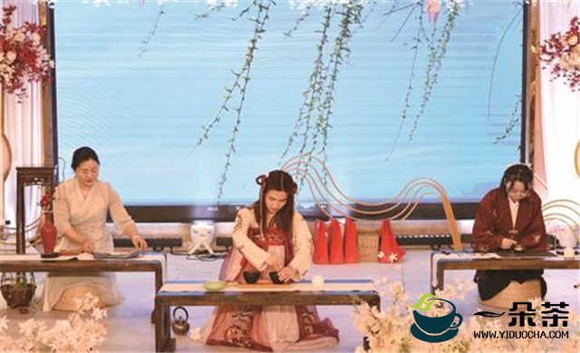 江津首次茶文化公益汇演完美谢幕 20名本土茶艺师带来“茶艺大秀”