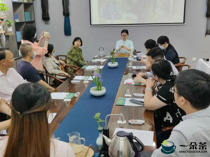 全民饮茶日 ： 华巨臣武汉茶博会“十进”系列活动隆重举行！