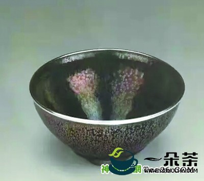 宋代茶盏因何拍出天价(宋代建窑曜变天目茶盏)